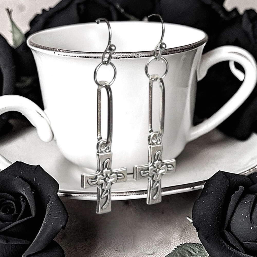 5 For $25💫Alternative Silver Cross Rose Paperclip Dangles